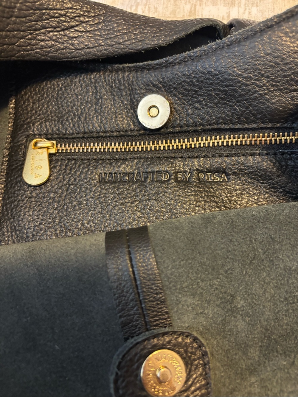 Risa Classic knot Black Leather Hobo Shoulder Bag - Picture 3 of 9